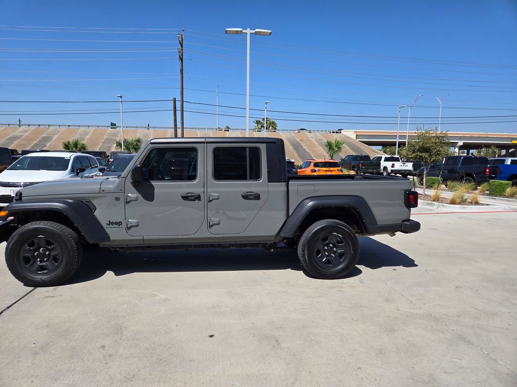 Used 2023 Jeep Gladiator Sport w/ Trailer Tow Package AWD/4WD image 6
