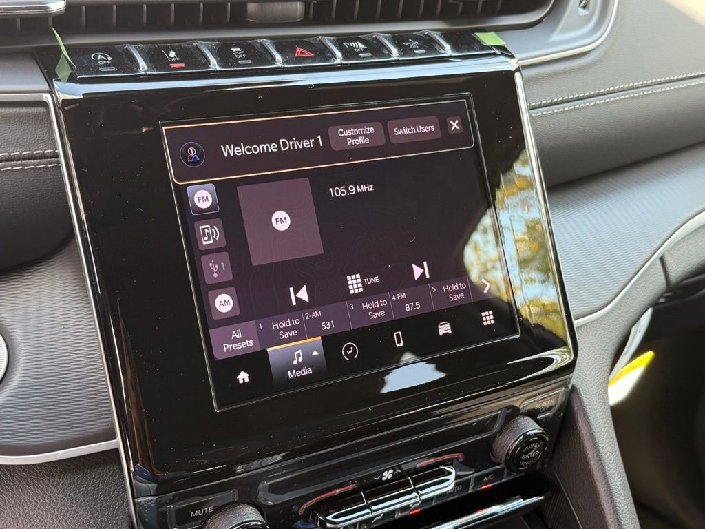 New 2026 Jeep Grand Cherokee Laredo AWD/4WD image 12