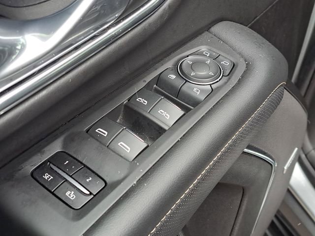 Used 2024 Chevrolet Suburban Premier image 22