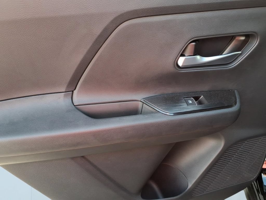 New 2026 Nissan Kicks SR FWD image 9