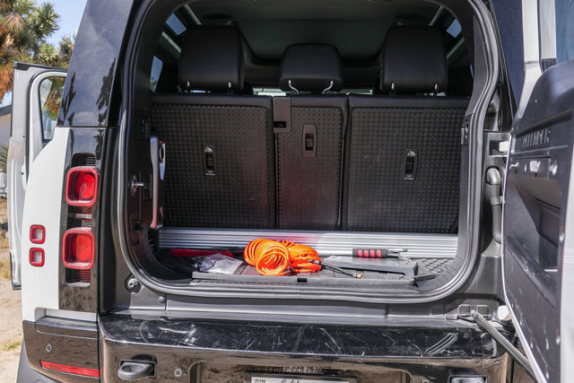 Used 2023 Land Rover Defender 90 X-Dynamic SE image 86