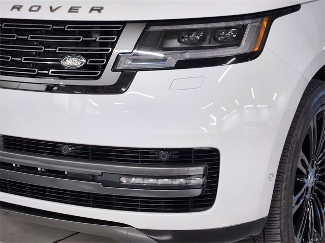 Used 2023 Land Rover Range Rover Long Wheelbase SE image 12