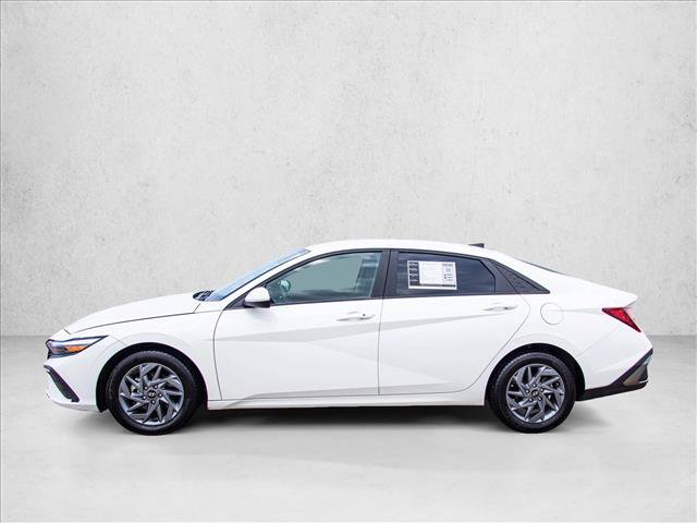 Used 2024 Hyundai Elantra SEL FWD image 8