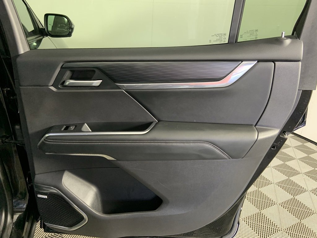 Used 2025 GMC Acadia Elevation image 24