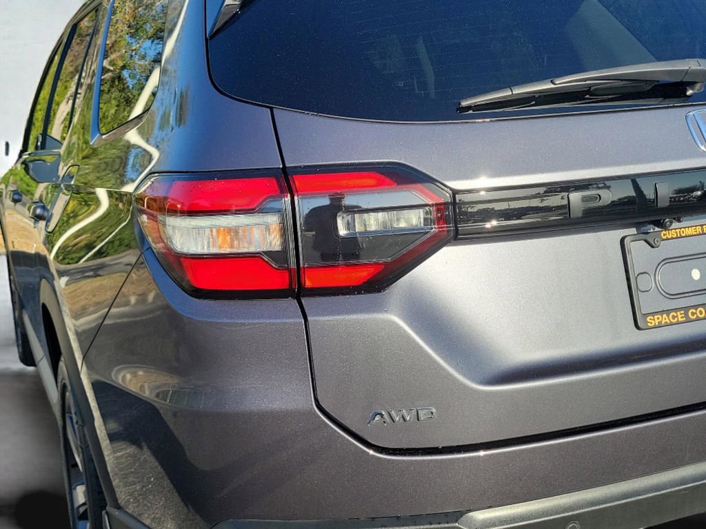 Used 2024 Honda Pilot Elite image 39