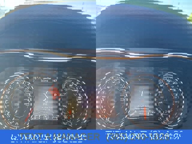 Used 2019 Jeep Cherokee Trailhawk w/ Cold Weather Group image 14