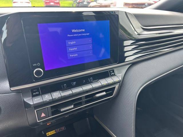 Used 2025 Toyota Camry SE w/ Convenience Package FWD image 28