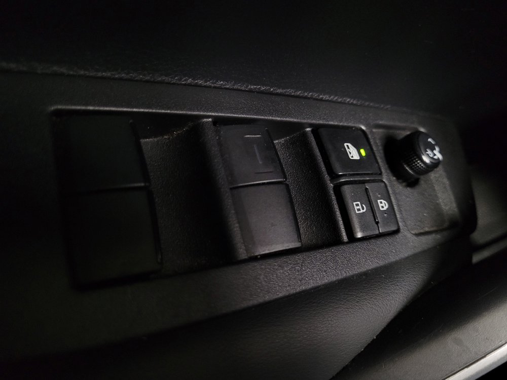 Used 2021 Toyota Corolla SE w/ Protection Package (TMS) image 27