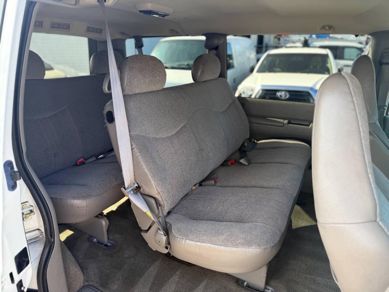 Used 2004 GMC Safari Passenger RWD image 11