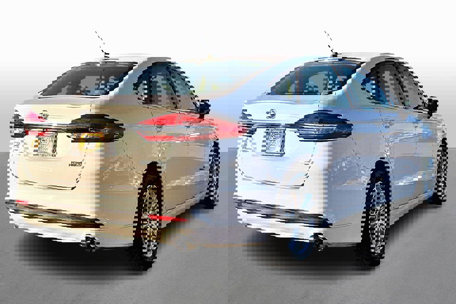 Used 2018 Ford Fusion S image 2