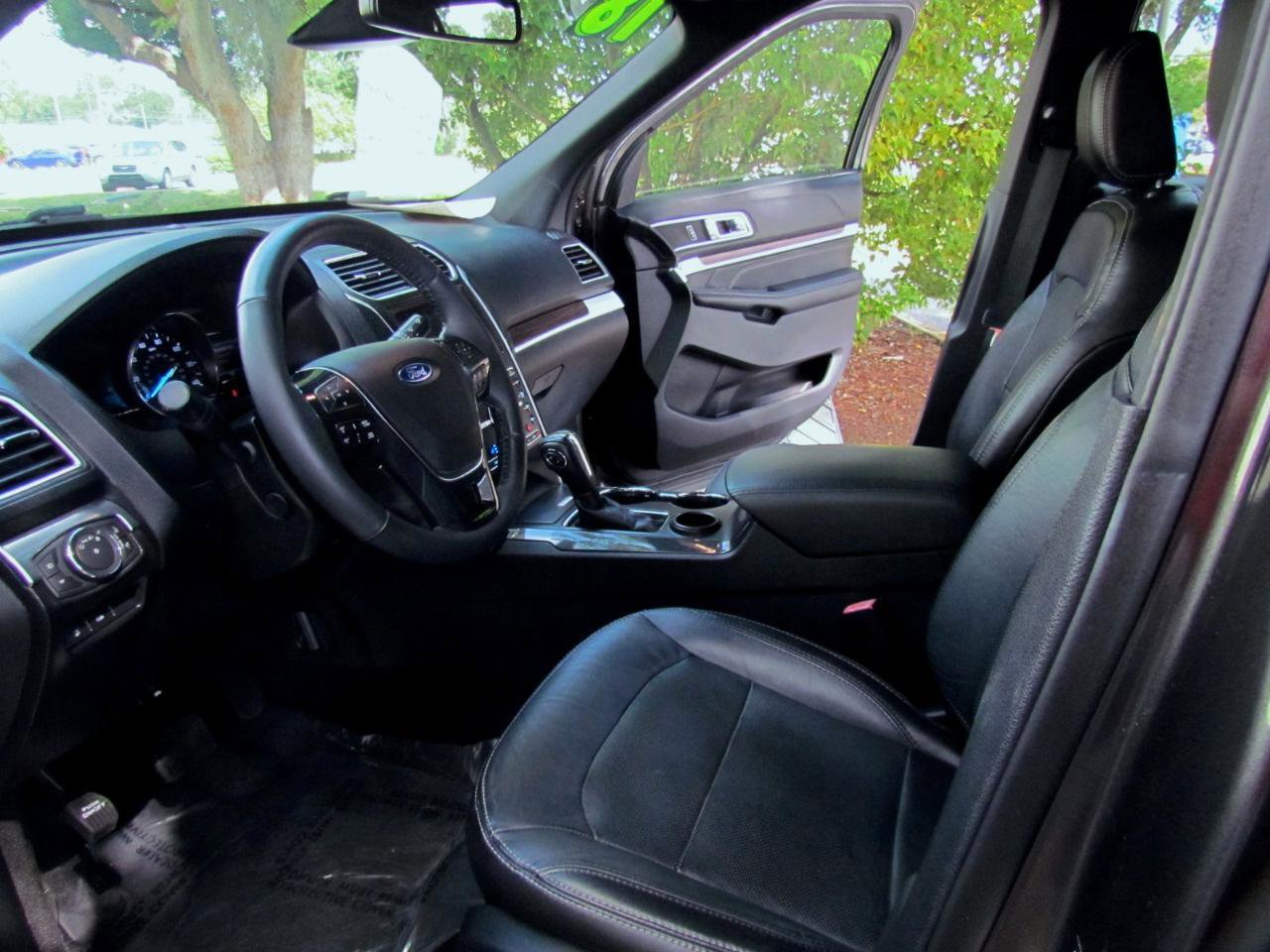 Used 2018 Ford Explorer Limited w/ Equipment Group 301A FWD image 16