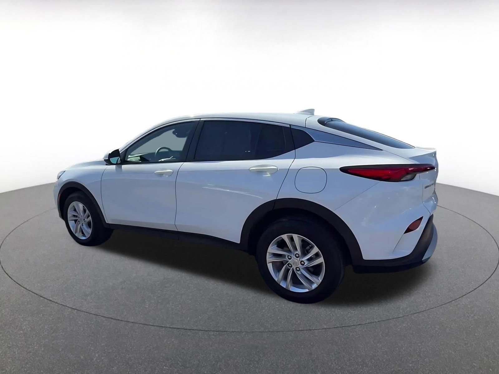Used 2025 Buick Envista Preferred image 10