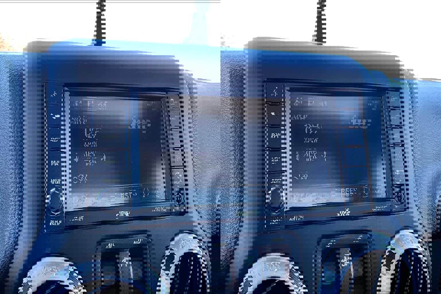 Used 2014 Jeep Wrangler Sahara w/ Dual Top Group image 30