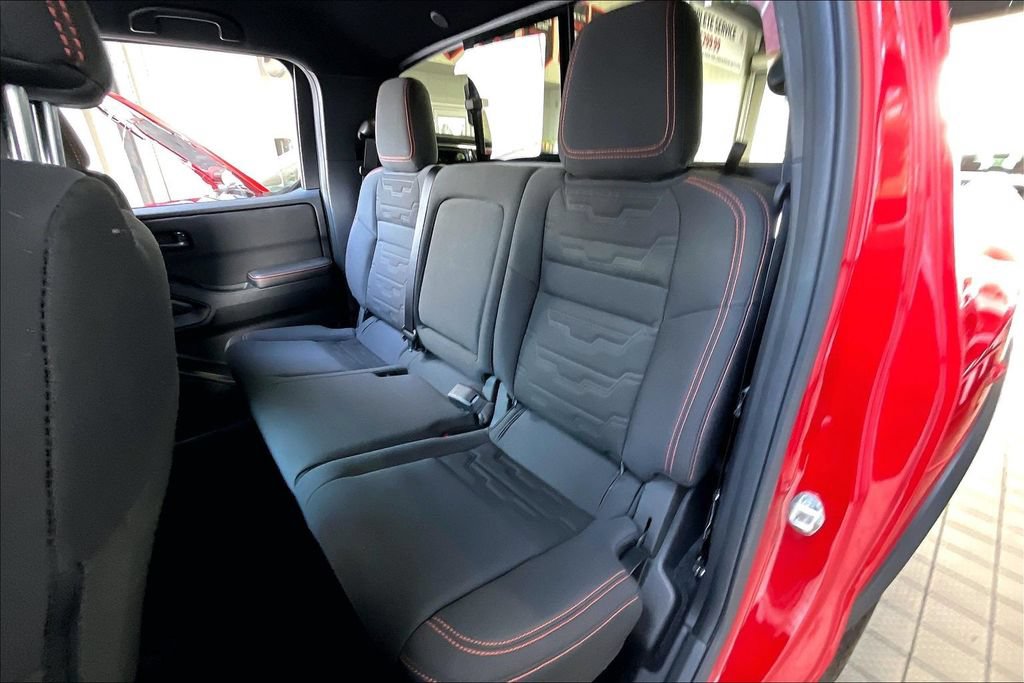 Used 2026 Nissan Frontier PRO-4X AWD/4WD image 14