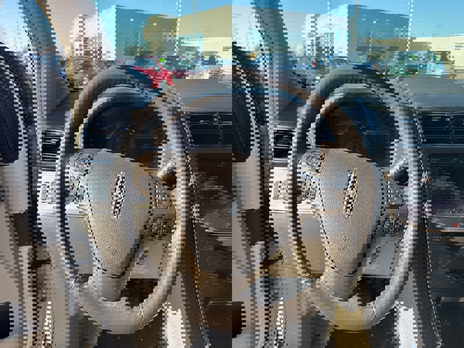 Used 2011 Lincoln MKX AWD image 19