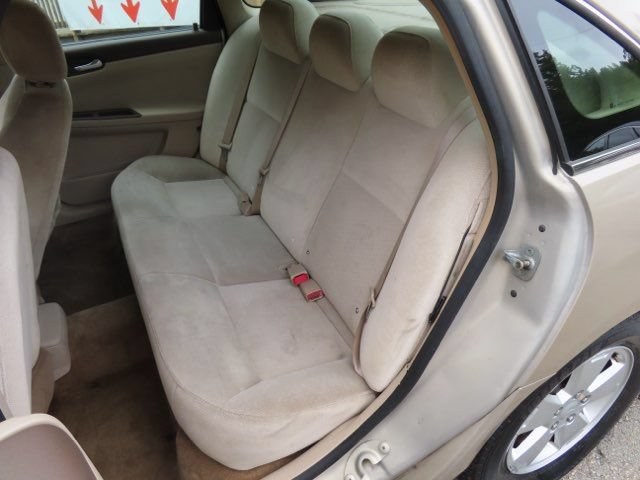 Used 2008 Chevrolet Impala LT FWD image 12