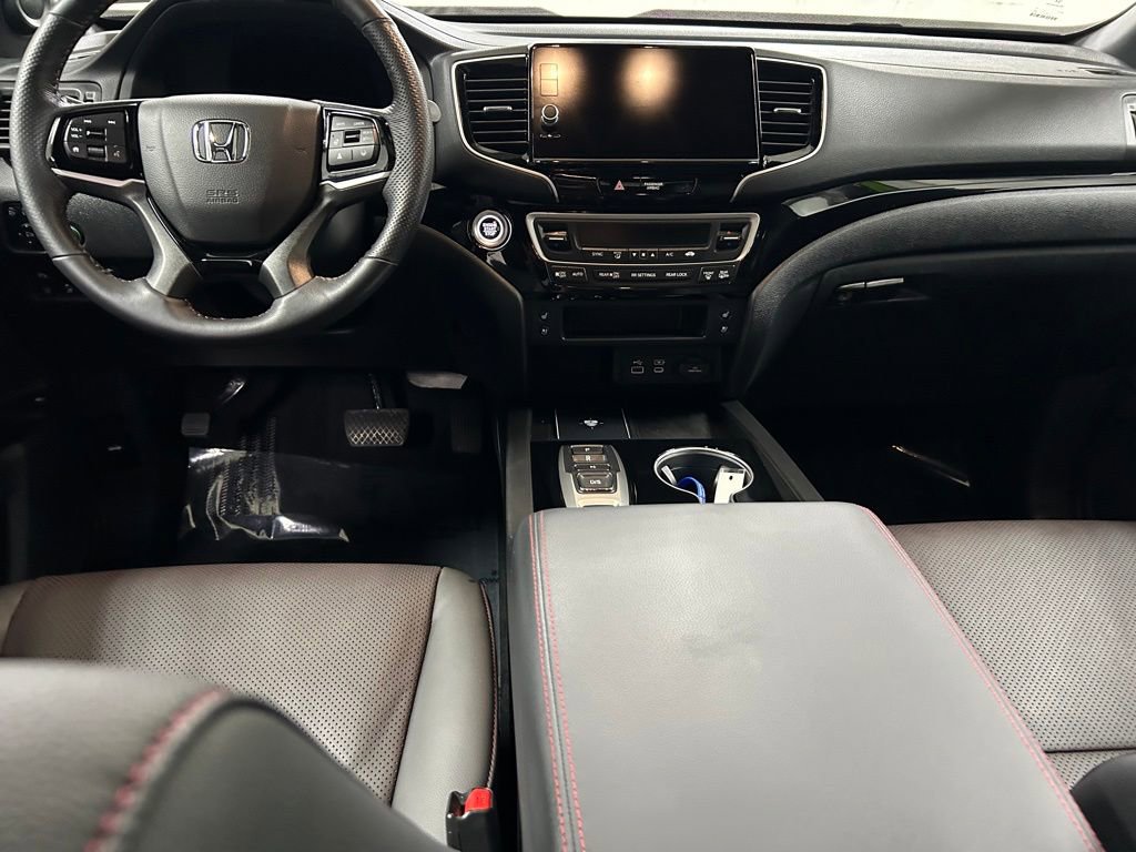 Used 2025 Honda Ridgeline Black Edition image 15