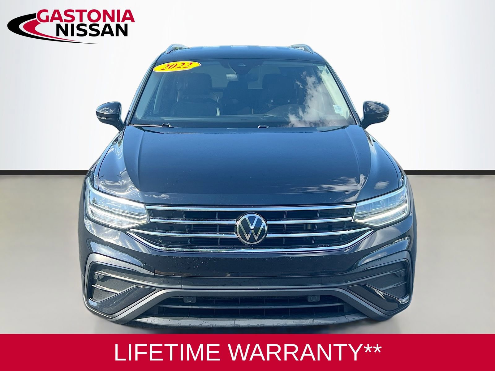 Used 2022 Volkswagen Tiguan SE AWD/4WD image 2