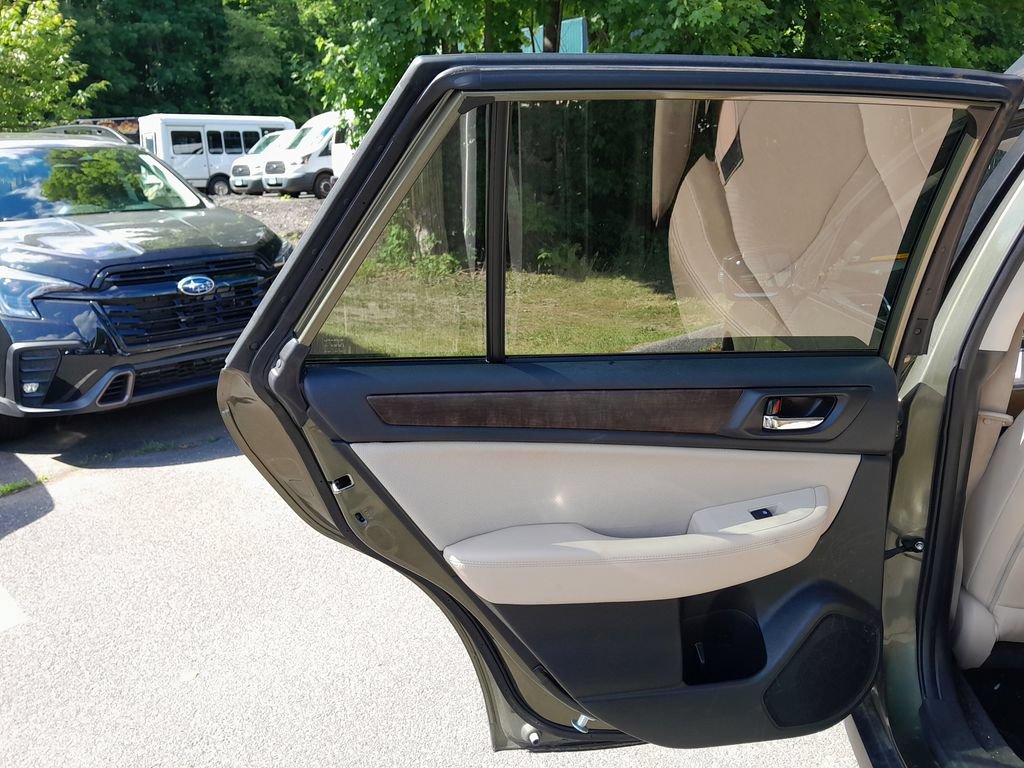 Used 2015 Subaru Outback 3.6R Limited AWD/4WD image 29