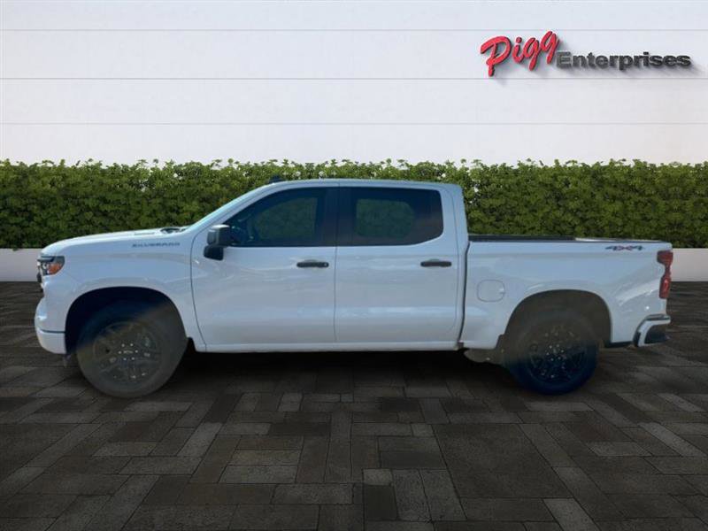 Used 2025 Chevrolet Silverado 1500 Custom image 4