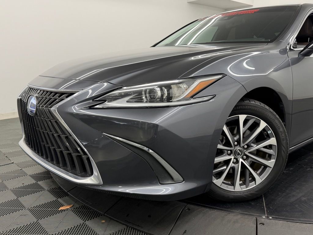 Used 2022 Lexus ES 300h FWD image 4