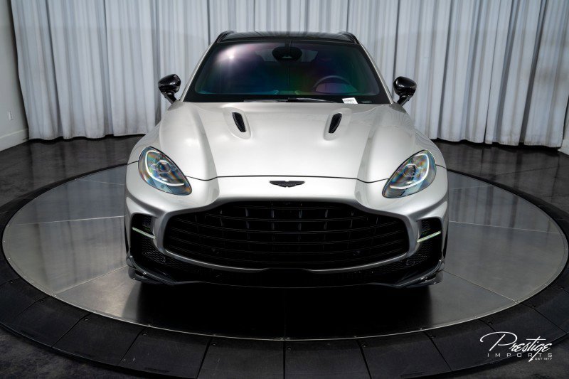 Used 2025 Aston Martin DBX 707 image 4