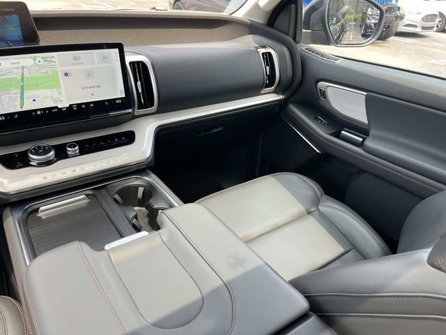 Used 2025 Ford Expedition Active AWD/4WD image 20