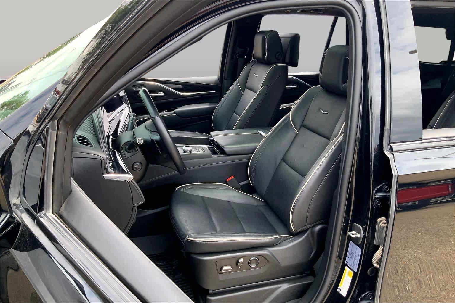 Used 2021 Cadillac Escalade Sport w/ Driver Assist Tech Package AWD/4WD image 8