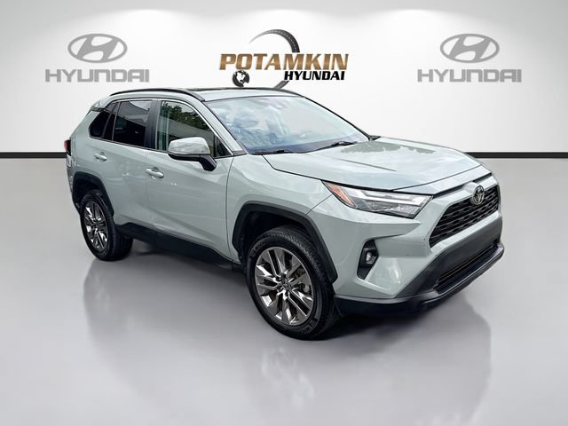 Used 2023 Toyota RAV4 XLE Premium FWD image 3