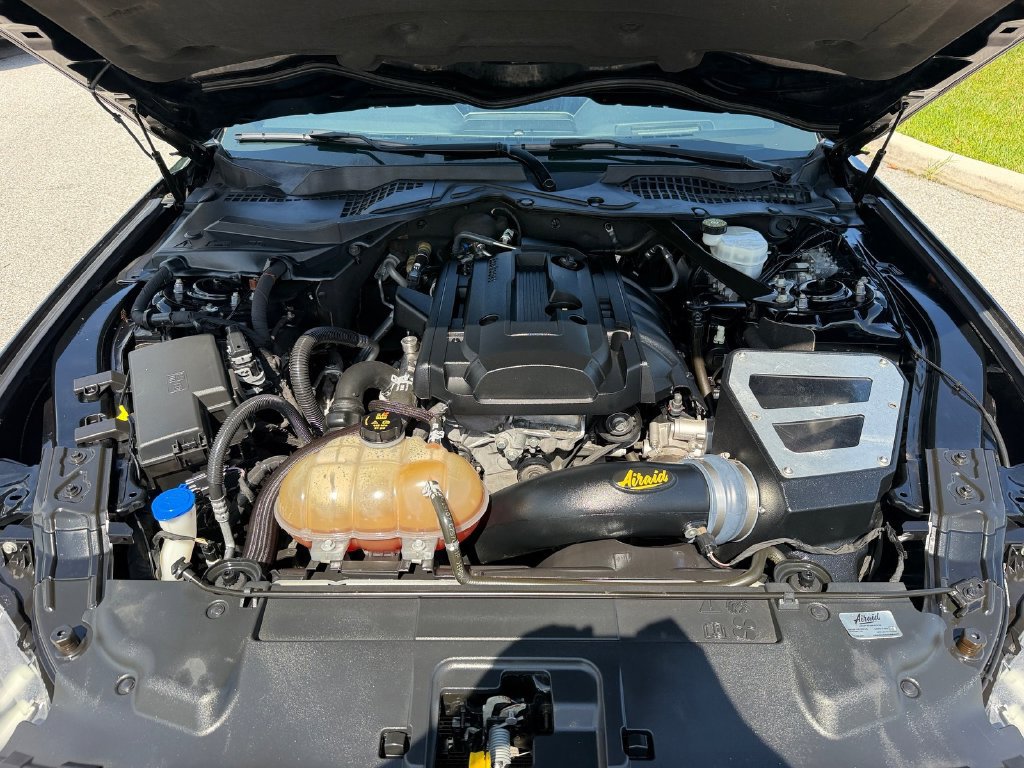 Used 2020 Ford Mustang Convertible RWD image 18