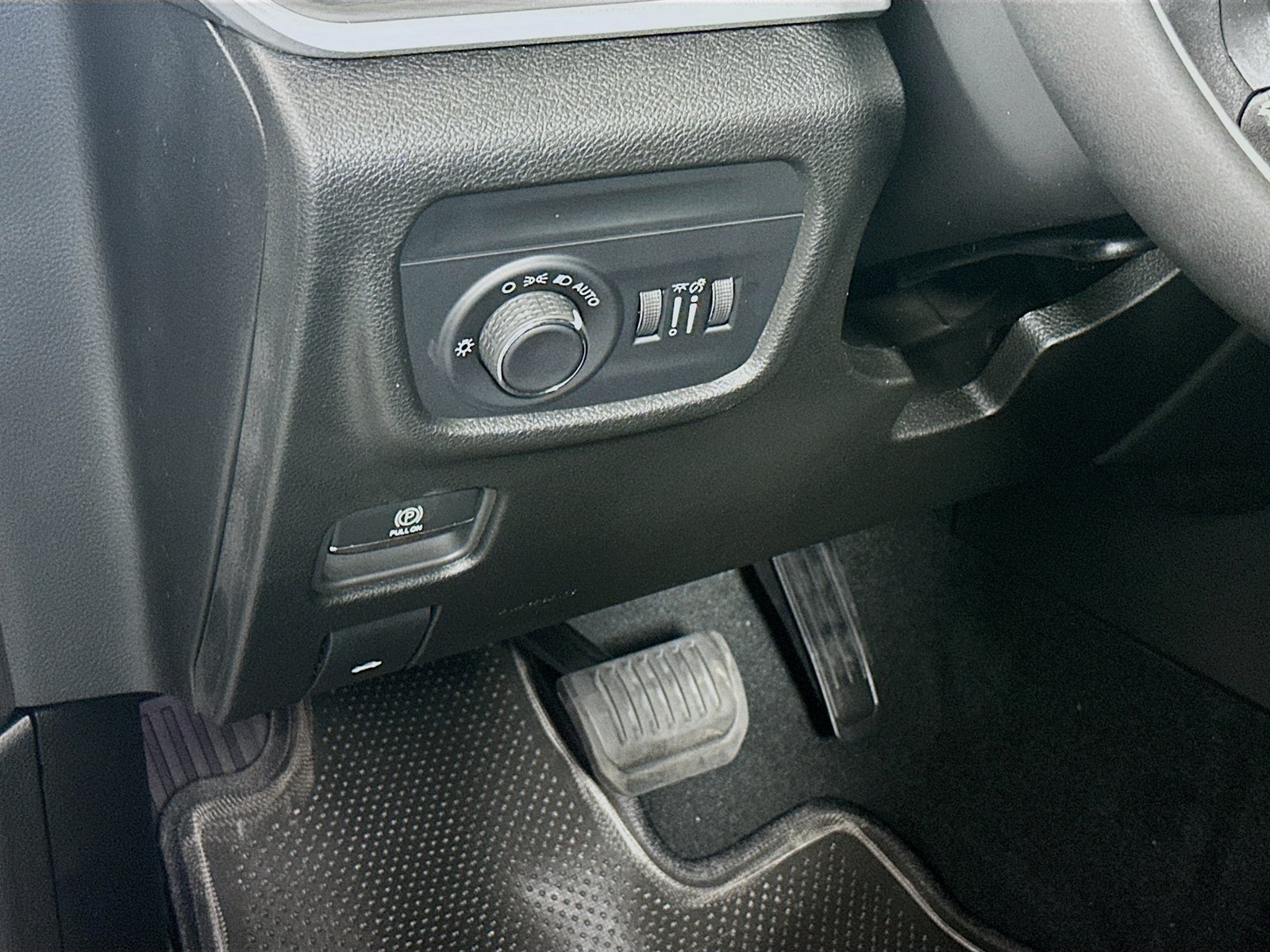 New 2026 Jeep Grand Cherokee L Laredo AWD/4WD image 10
