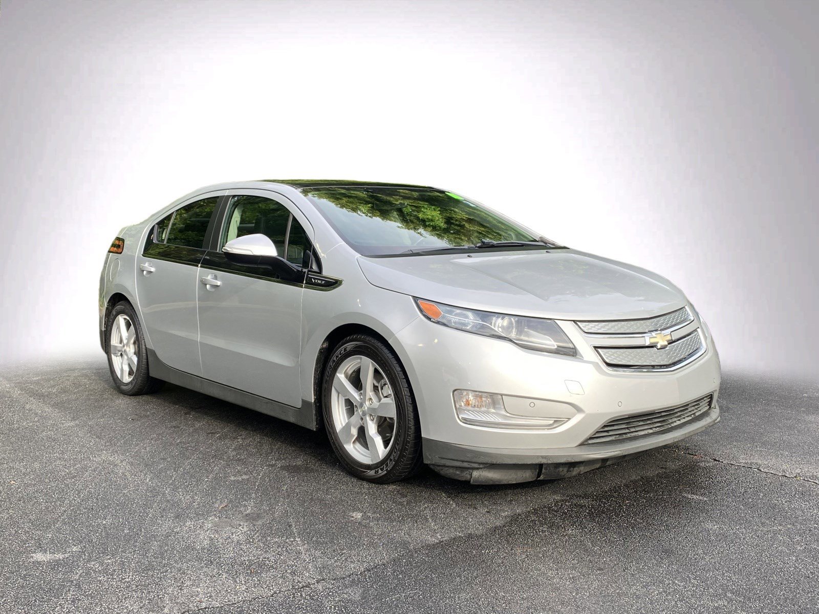 Used 2012 Chevrolet Volt Premium w/ Premium Trim Package FWD video 2
