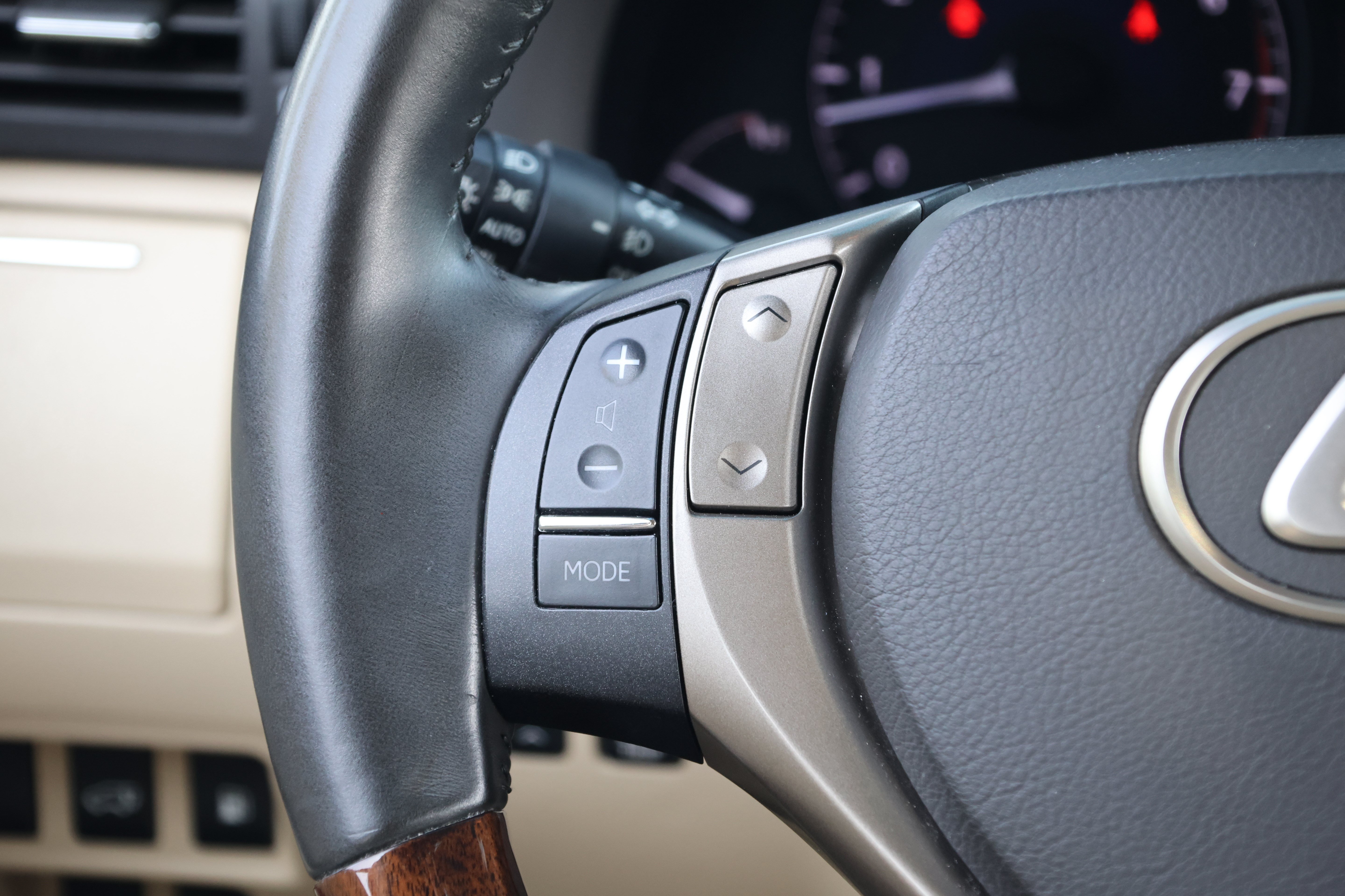 Used 2013 Lexus RX 350 AWD w/ Premium Pkg image 19