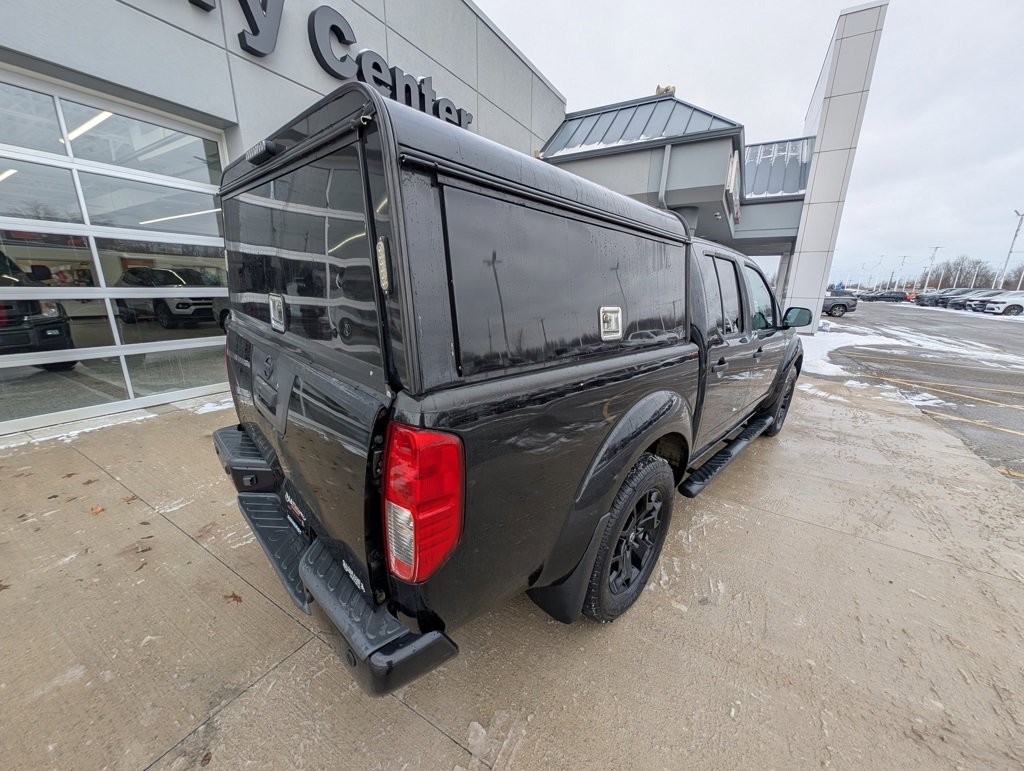 Used 2021 Nissan Frontier SV w/ Midnight Edition Floor Mats image 5