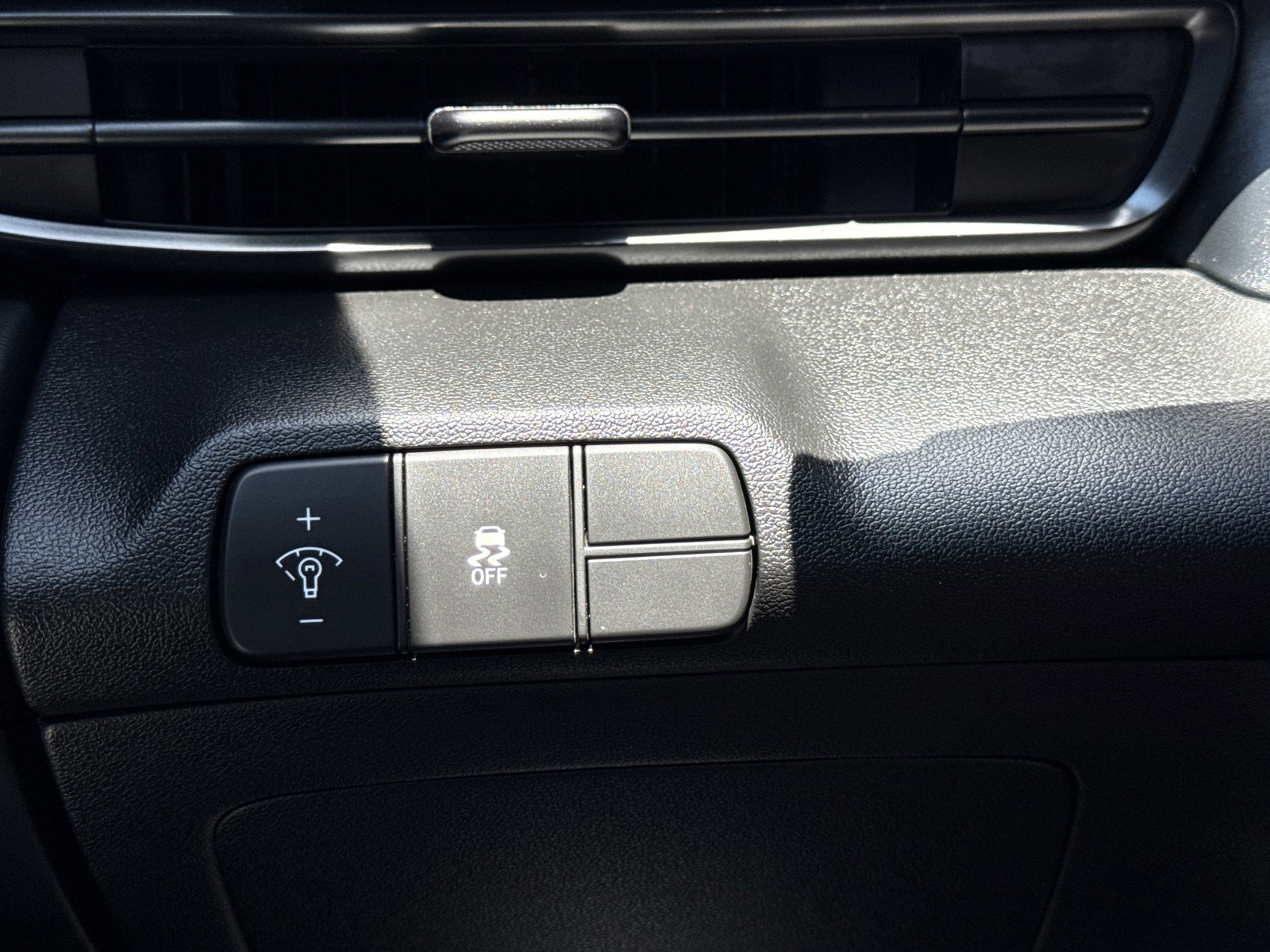 Certified 2025 Hyundai Elantra Sport FWD image 18