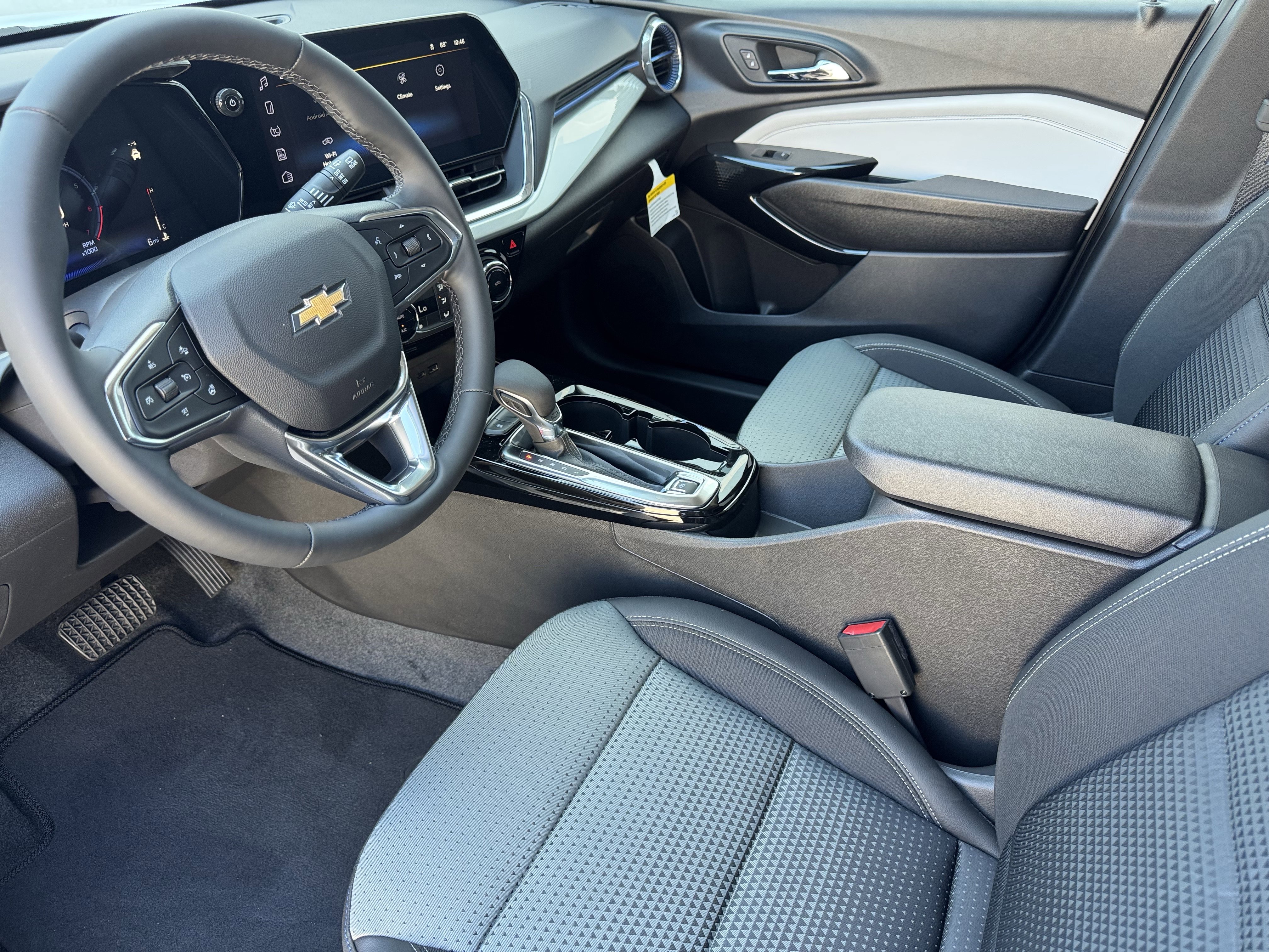 New 2026 Chevrolet Trax LT FWD image 9