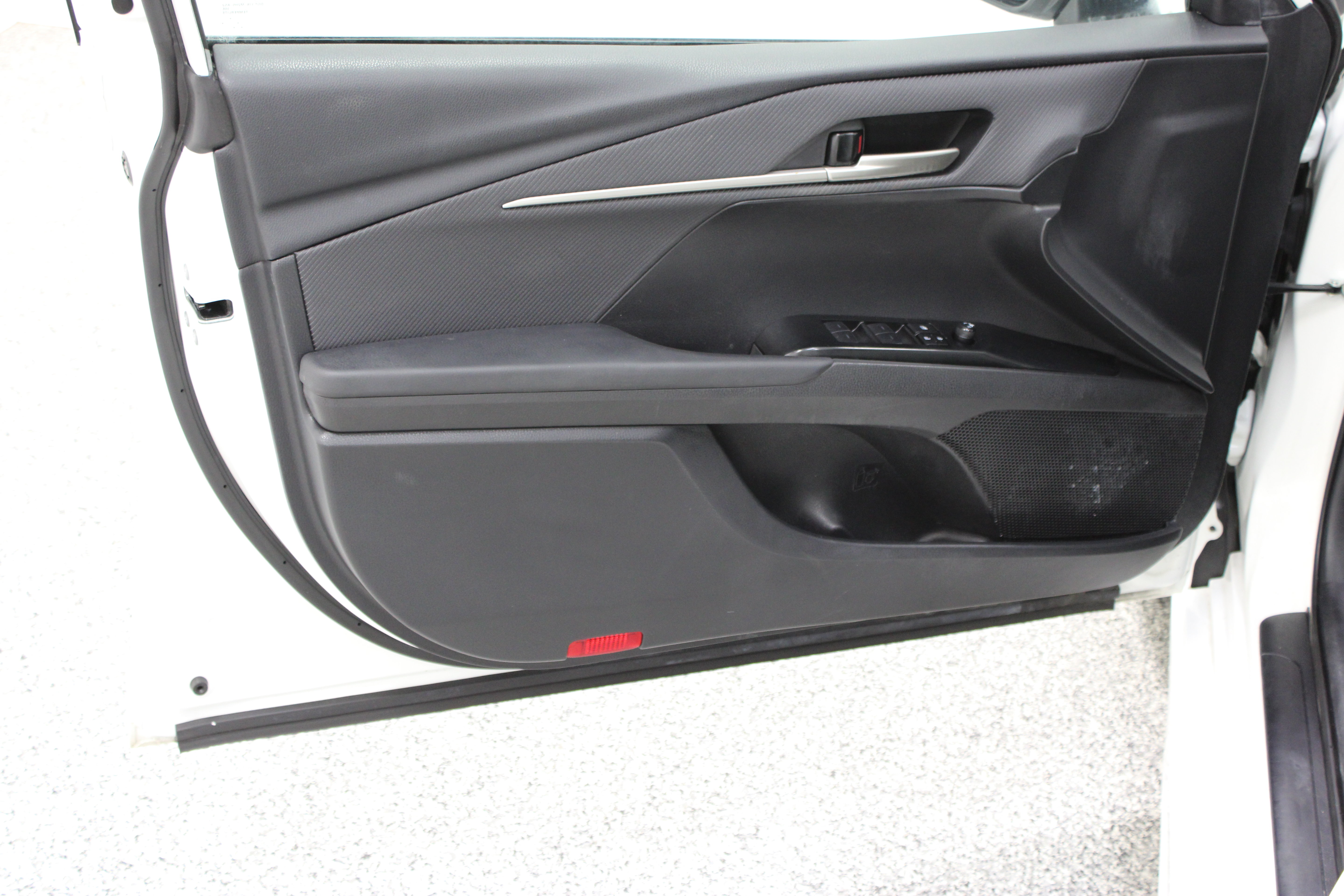 Certified 2025 Toyota Camry SE FWD image 11