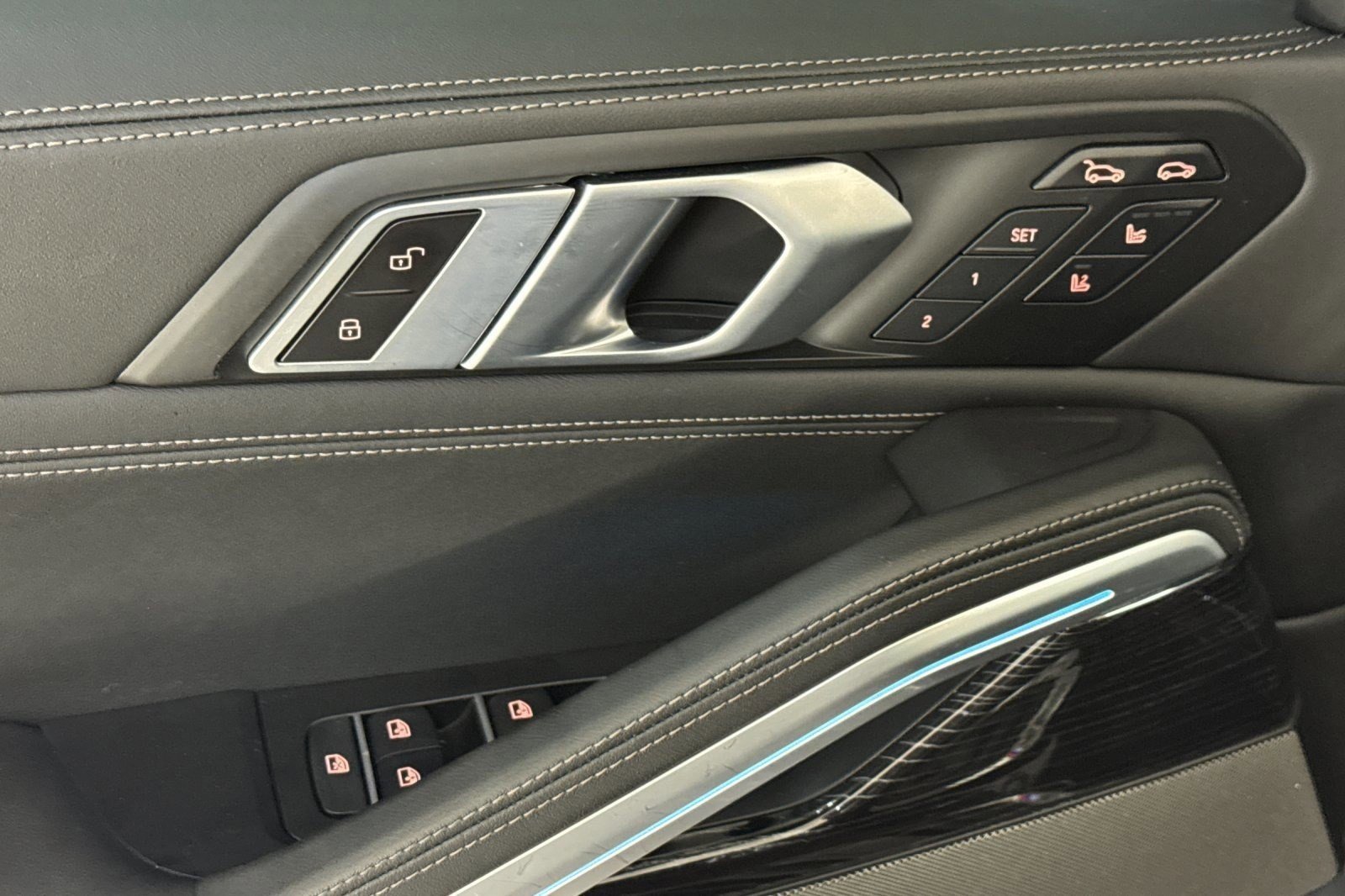 Used 2024 BMW X6 M60i w/ Dynamic Handling Package AWD/4WD image 13