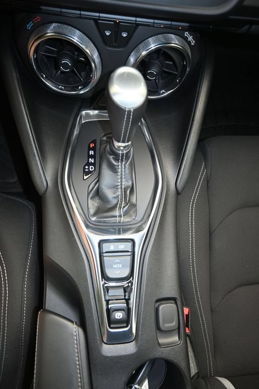 Used 2020 Chevrolet Camaro LT RWD image 17