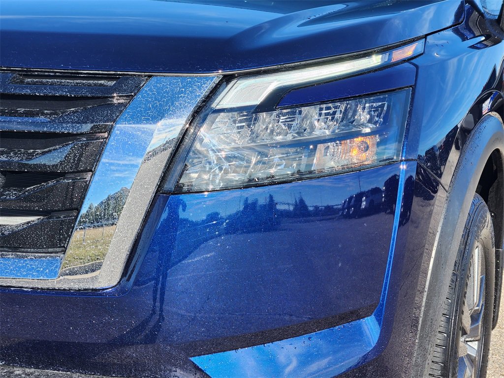 New 2025 Nissan Pathfinder SV image 5