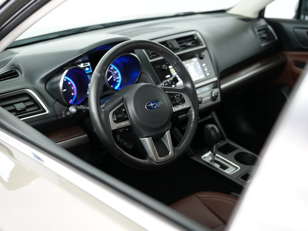 Used 2017 Subaru Outback 2.5i Touring w/ Popular Package #5A AWD/4WD image 6