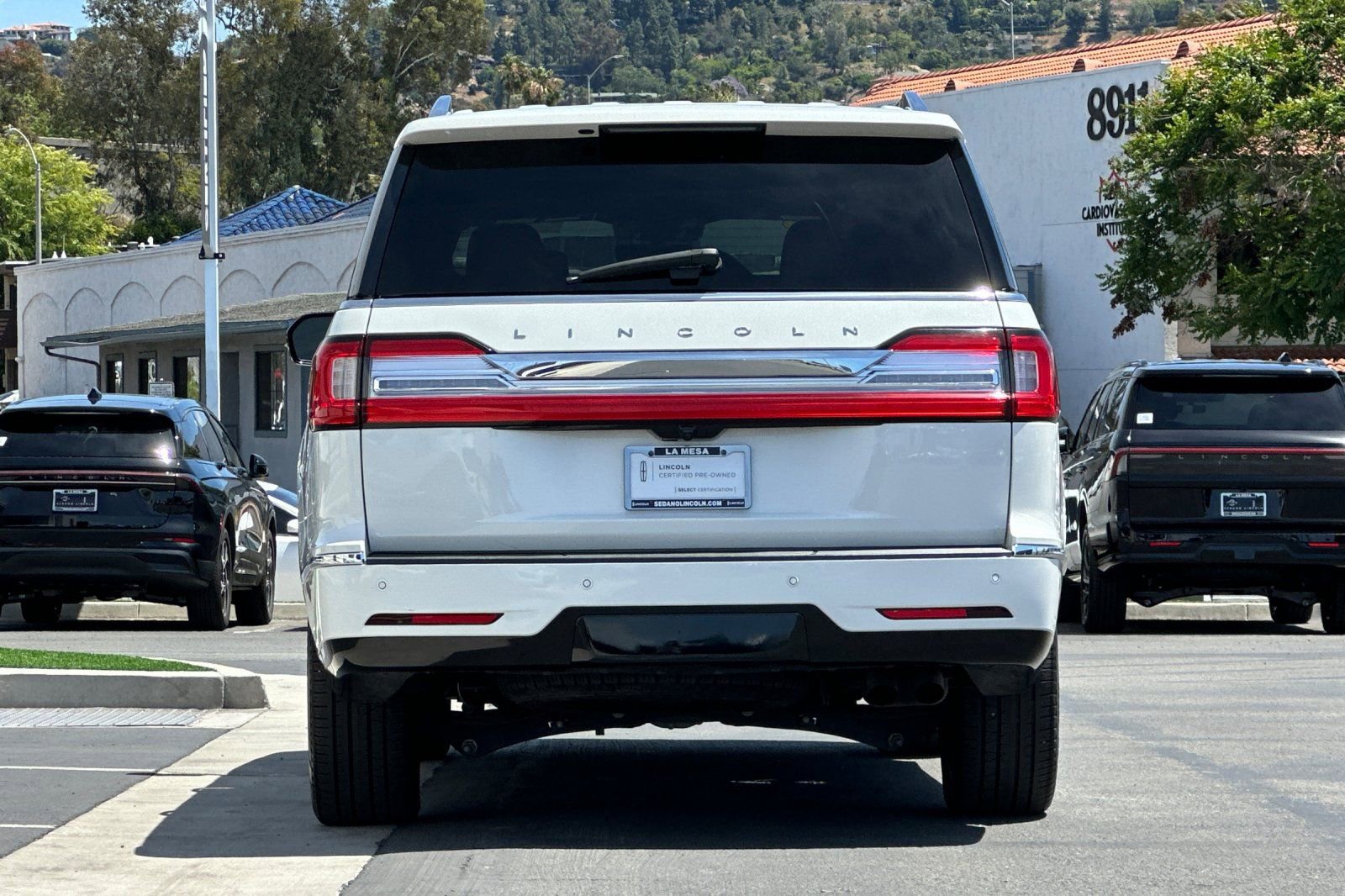 Certified 2021 Lincoln Navigator L Reserve AWD/4WD image 4