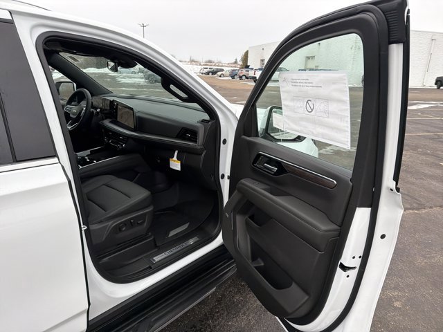 New 2026 Chevrolet Suburban LT w/ Comfort Package image 30
