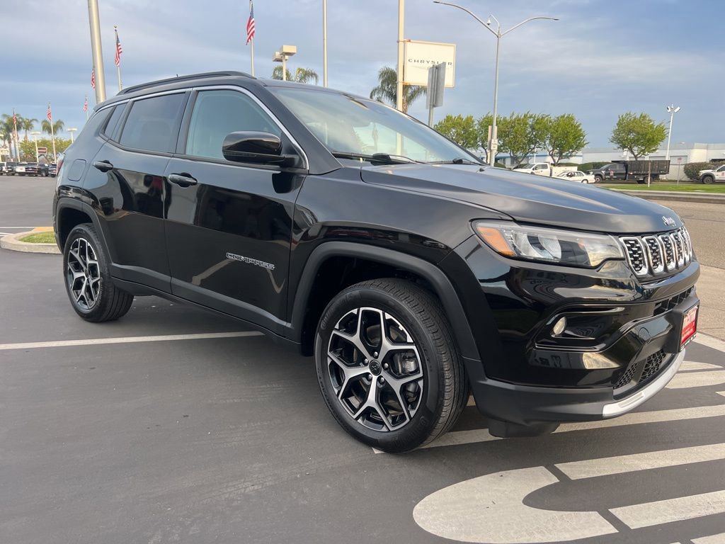 Used 2025 Jeep Compass Limited image 6