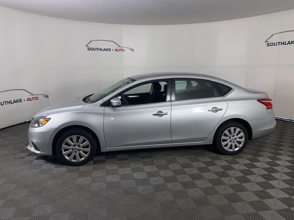 Used 2016 Nissan Sentra S image 5