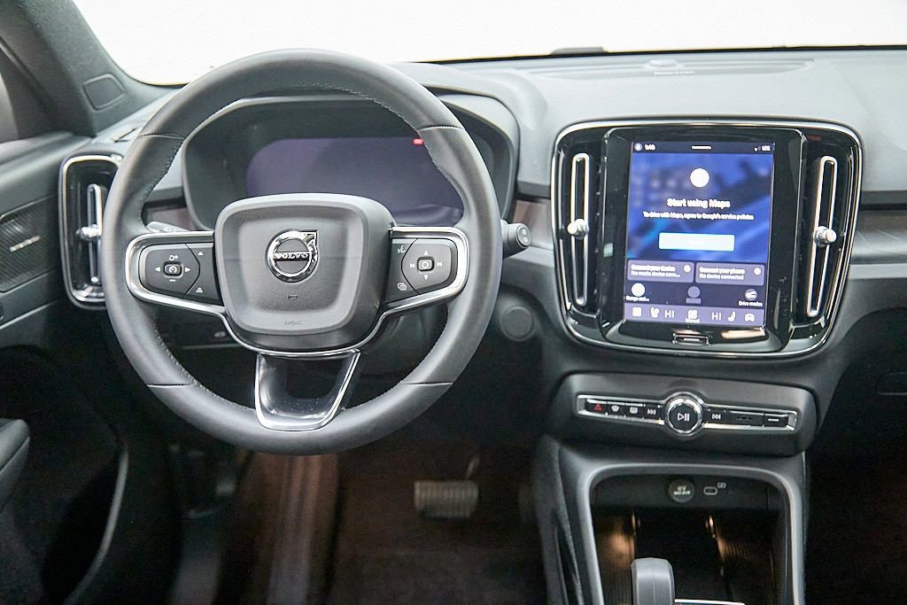 Certified 2023 Volvo XC40 Recharge Ultimate image 25