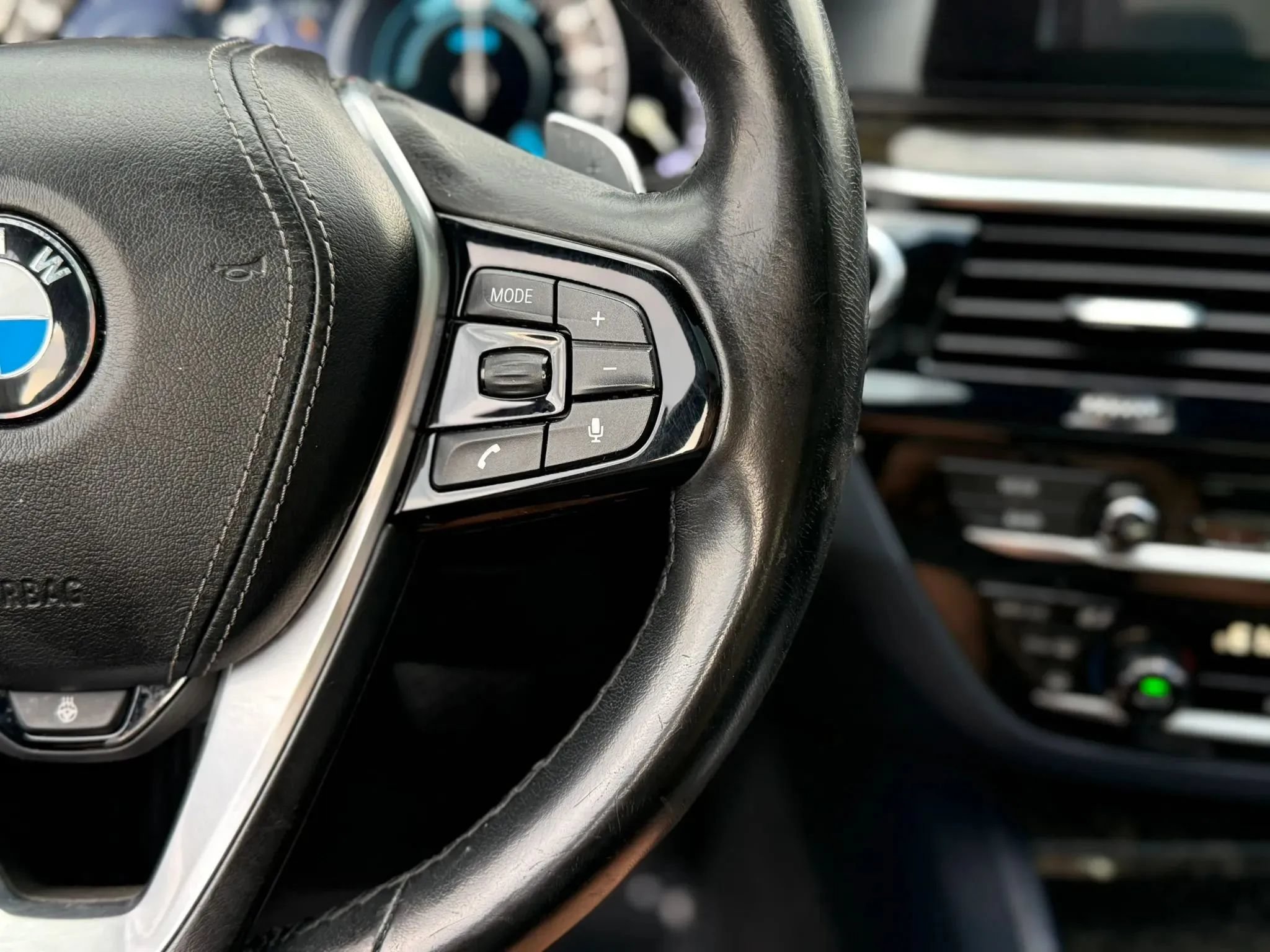 Used 2018 BMW 530e xDrive AWD/4WD image 23