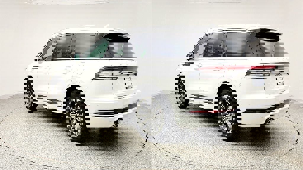 Used 2023 Lincoln Aviator Grand Touring w/ Equipment Group 301A image 7