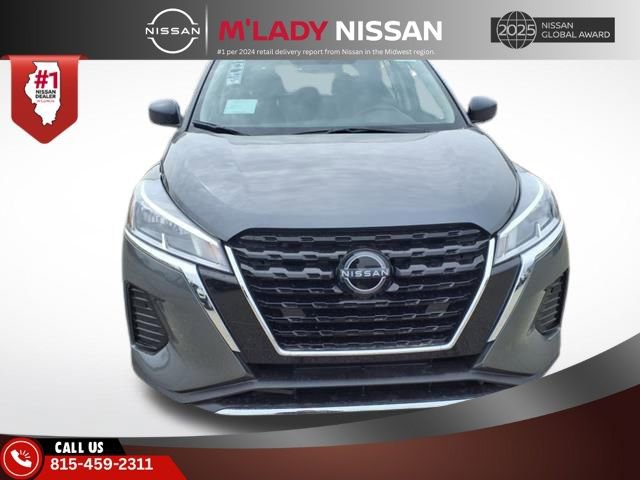 New 2025 Nissan Kicks Play S image 2