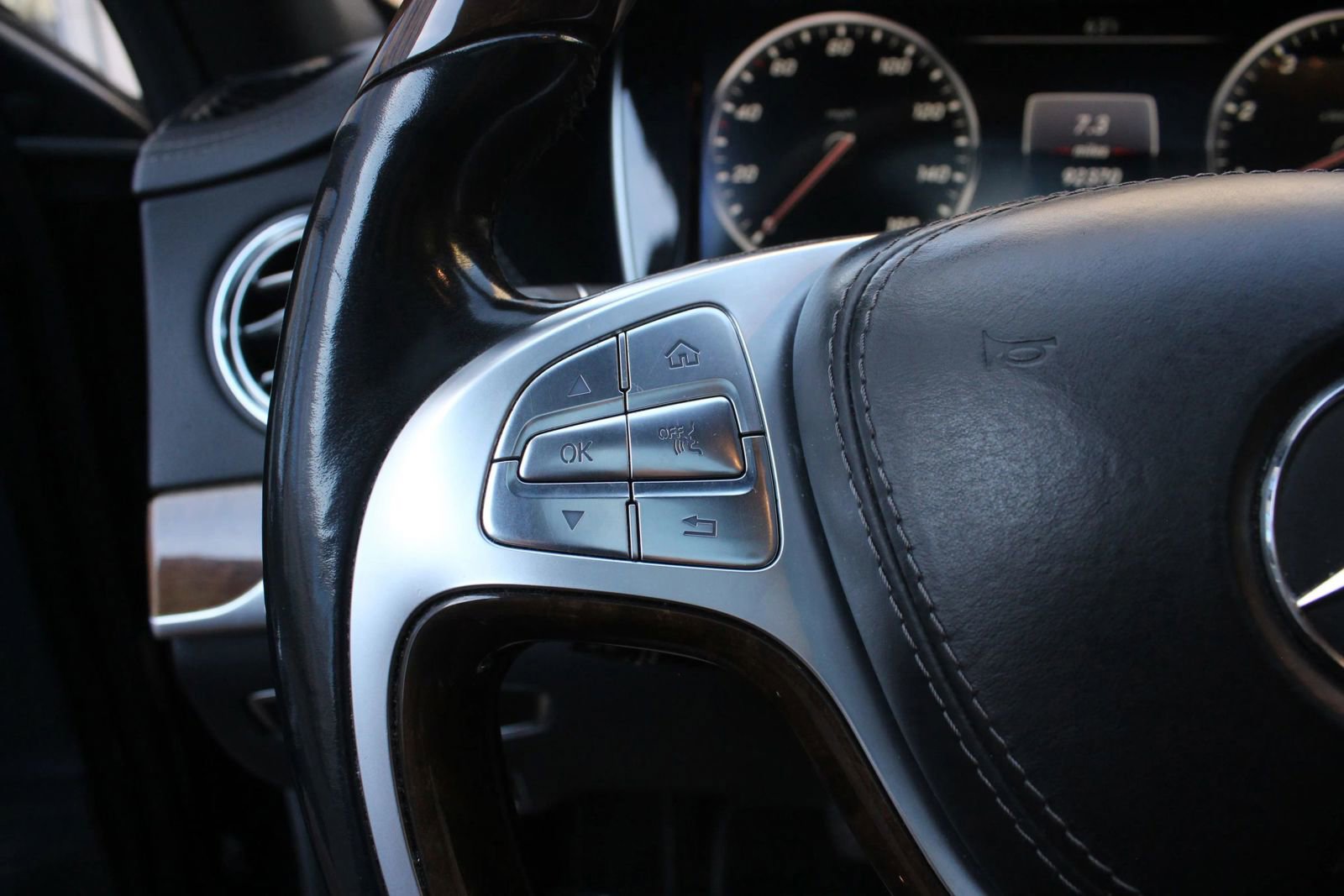 Used 2015 Mercedes-Benz S 550 4MATIC Sedan image 35